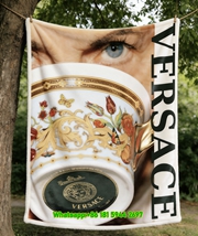 Versace Le Jardin de Versace Floral Print Flannel Throw Blanket Luxury Gold and Multicolor Sofa Cover Blanket IMG_1553